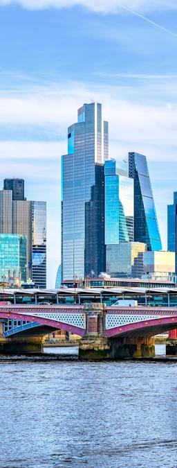 CH20 Swiss Index candlestick chart showing consolidation pattern