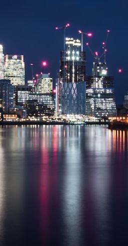 Line chart illustrating bond yields and market volatility, with a focus on US 10-year Treasury