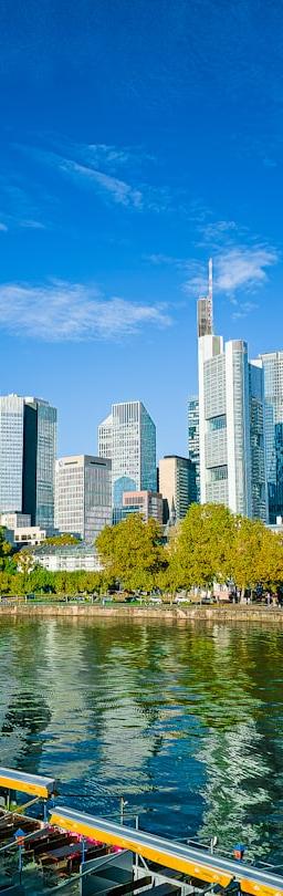 Chart illustrating diverging bond yields in emerging markets, with focus on local policy drivers and risk management.