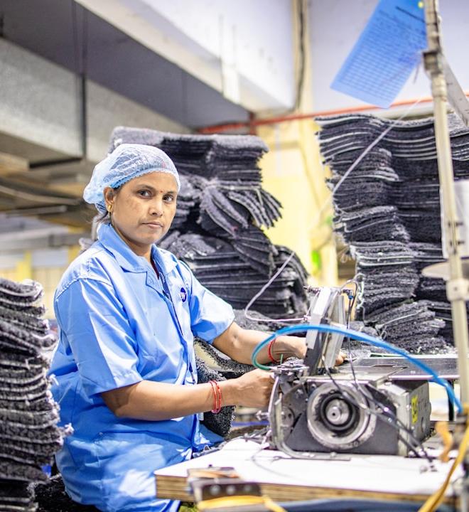 Chart showing divergent trends in Emerging Market bond yields, with Indian and Brazilian 10-year bonds highlighted.