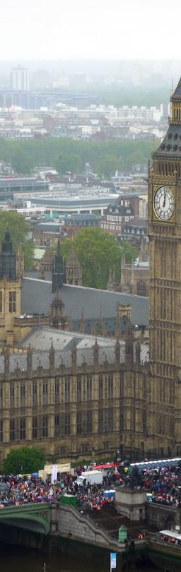 EURAUD chart displaying price action and key levels, illustrating policy divergence.