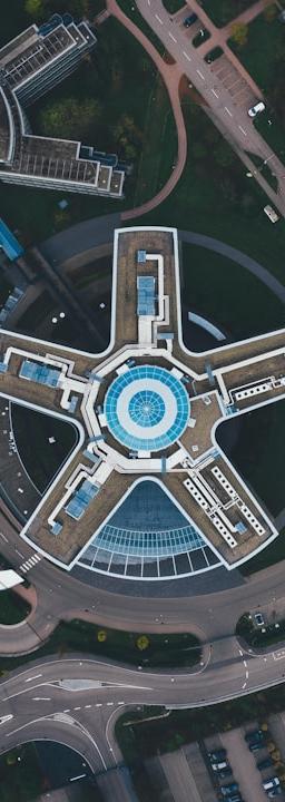 European economic indicators chart showing inflation and interest rates