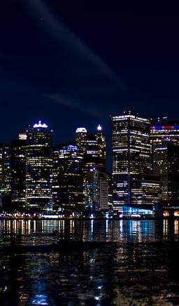 FR40 index chart demonstrating volatility and key support/resistance levels