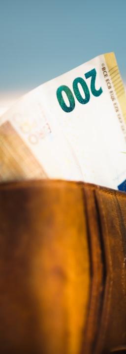 FTSE 100 Index chart showing consolidation and technical levels