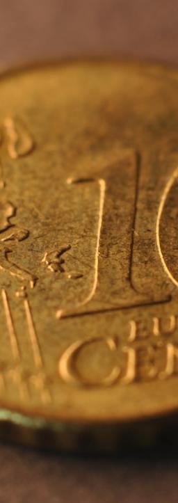 GB100 trading chart displaying consolidation patterns and key levels