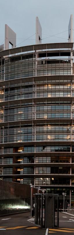 HK50 technical analysis chart showing pivot levels and price action