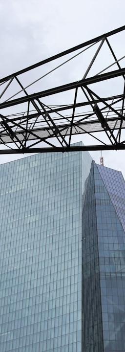 Charts showing market volatility for Nvidia, Europe inflation, EURUSD, XAUUSD, and other global assets, with a focus on risk and hedging.