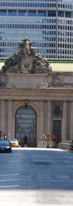 Map highlighting closed and disrupted airports in the Middle East, symbolizing geopolitical conflict's impact on global commerce.