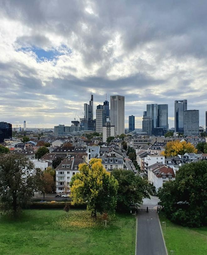 Global supply chain resilience, commodity prices, and market impact