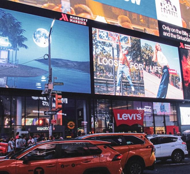 SAALL index chart showing consolidation with key resistance and support levels highlighted.