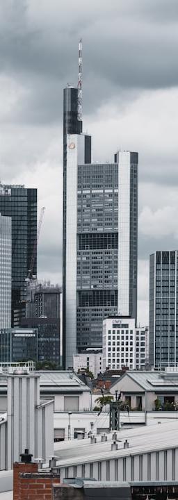 Solana (SOL) cryptocurrency chart showing downward price movement amidst market volatility and ETF outflows