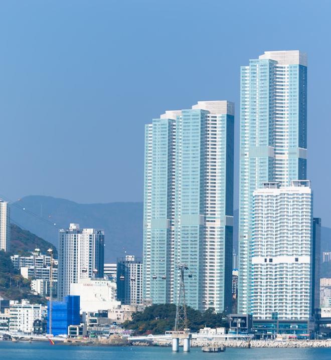 Graph showing South Korea's import growth decline