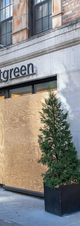 Oil rigs at sunset symbolizing US Crude Oil Inventories surge