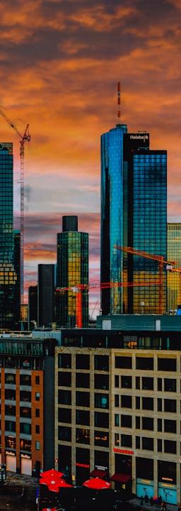 Graph showing the US Treasury yield curve with various maturities and their corresponding yields.