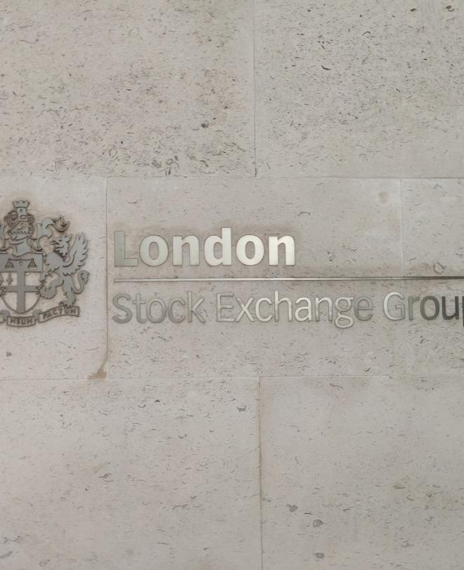 US500 index chart showing price movements and key support/resistance levels