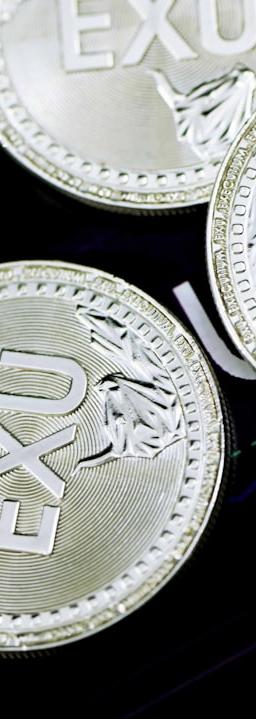 silver and gold round coins