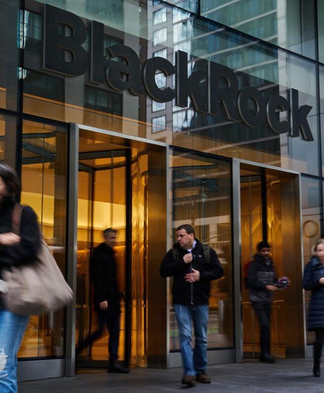 A visual representation of financial gates or barriers closing around money, symbolizing BlackRock's private credit withdrawal limits.